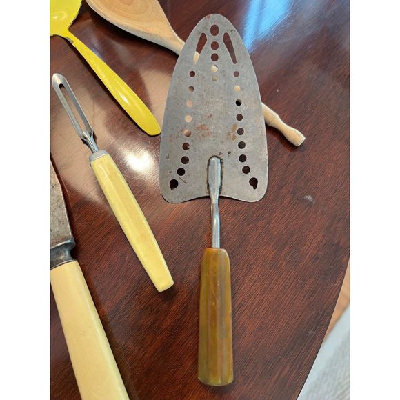 Primitive Kitchen Utensils Carving Set Potato Masher Cracker Tray 12 Pieces - Picture 8 of 11